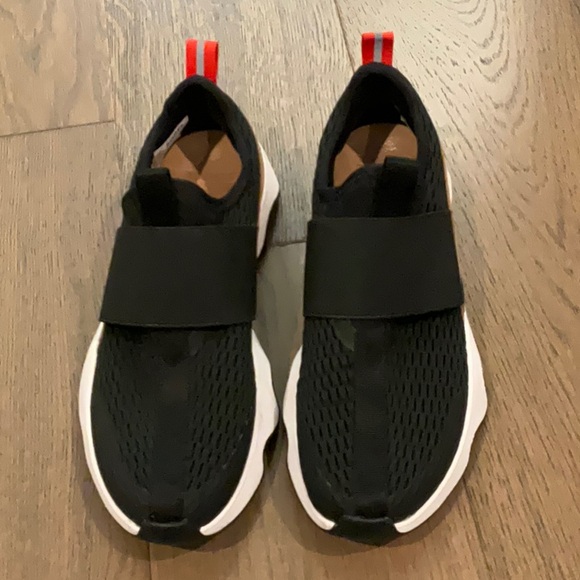 SOREL kinetic impact II strap slip on sneaker - Picture 2 of 9